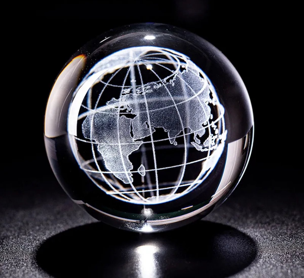 3D Kristal Bol met Gegraveerde Aarde
