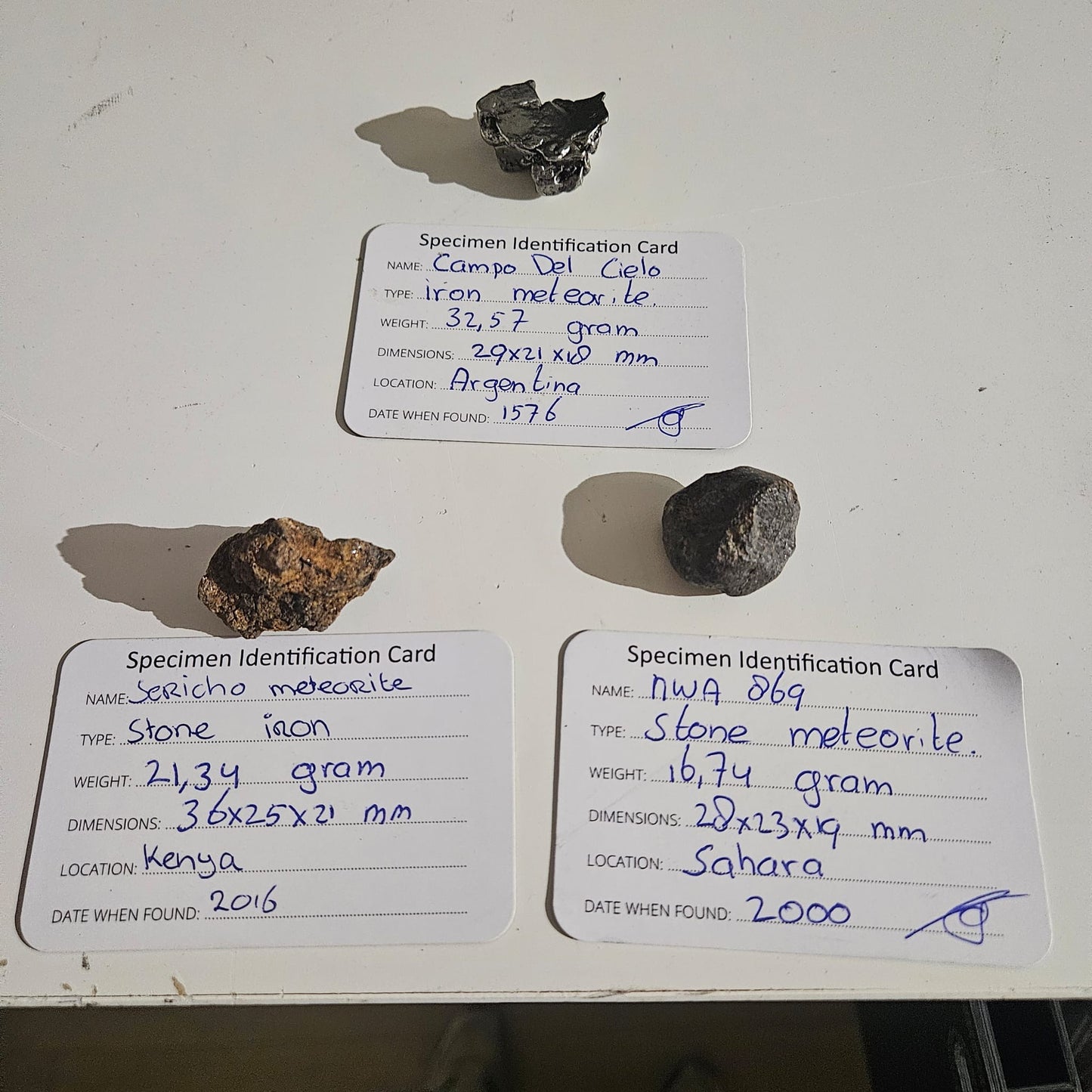 3 Meteorieten op standaard